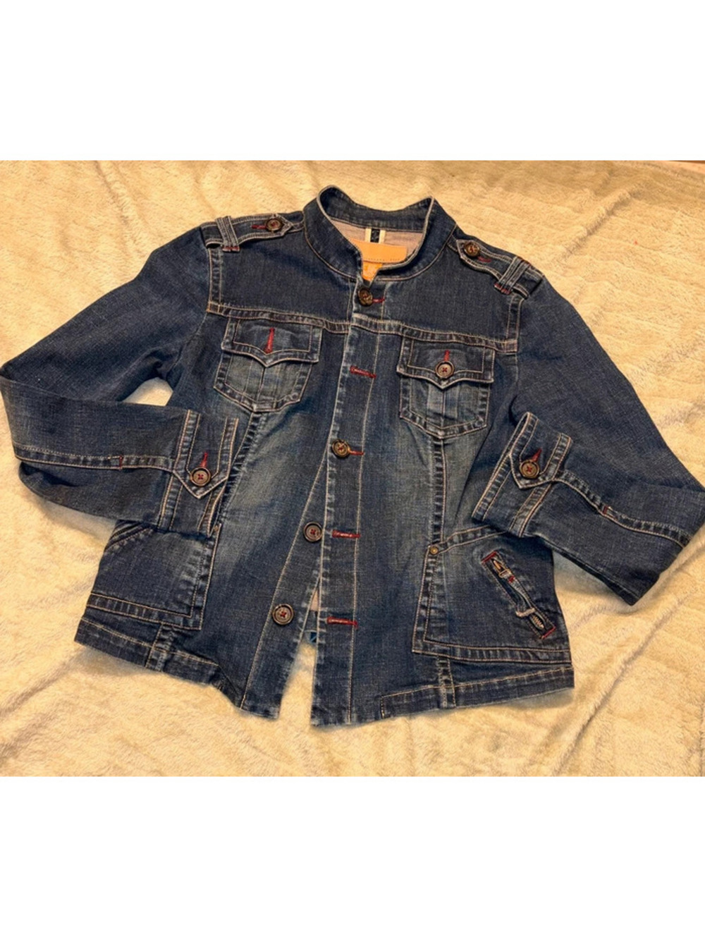 Fitted Pleated Chic 70’s style Jean Jacket